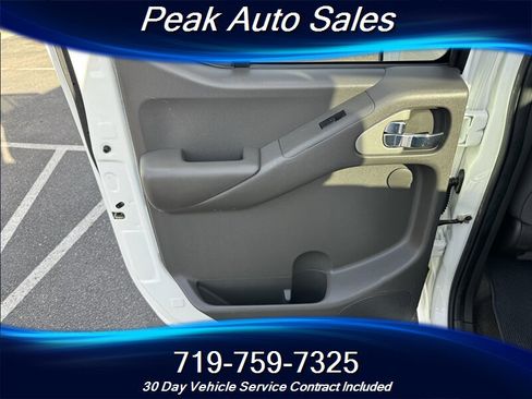 Used 2018 Nissan Frontier PRO-4X image 25
