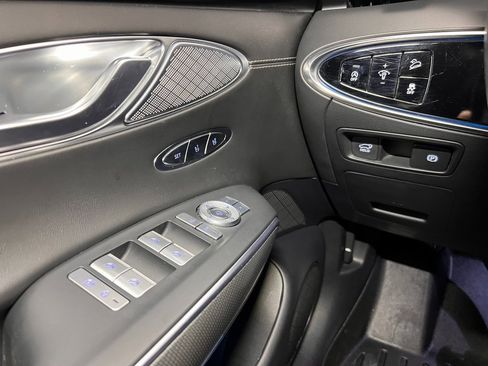 Used 2023 Genesis GV70 2.5T w/ Sport Prestige Package image 7