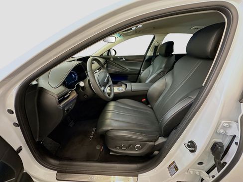 Used 2024 Genesis G80 image 13
