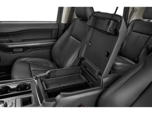 Used 2024 Ford Expedition XLT image 15