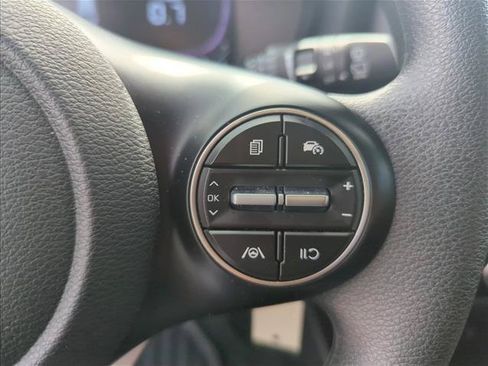 Used 2025 Kia Soul LX w/ LX Technology Package FWD image 13