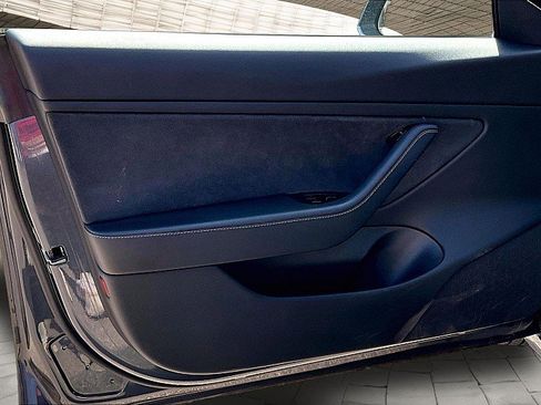 Used 2018 Tesla Model 3 Long Range image 33