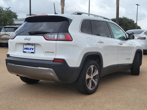 Used 2019 Jeep Cherokee Limited FWD image 4