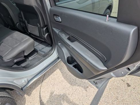 Used 2022 Dodge Durango SXT AWD/4WD image 6