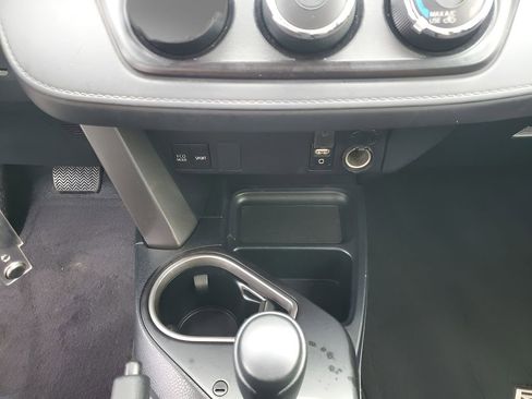 Used 2017 Toyota RAV4 LE image 37