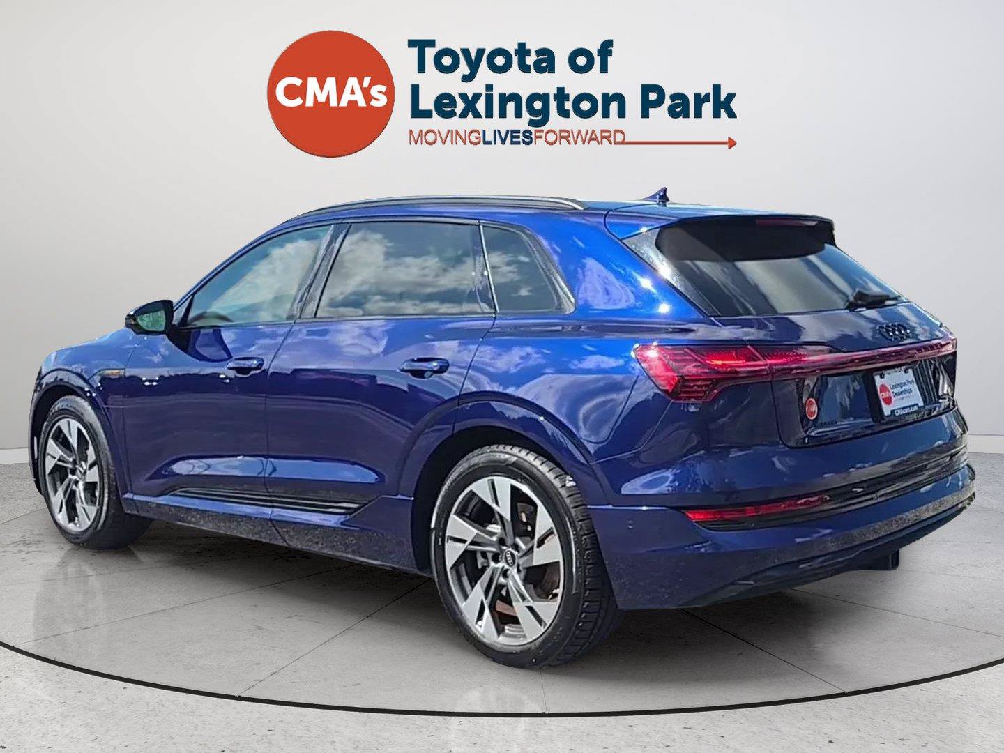 Used 2022 Audi e-tron Premium AWD/4WD image 15