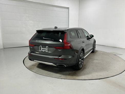 Used 2020 Volvo V60 T5 Cross Country AWD/4WD image 37