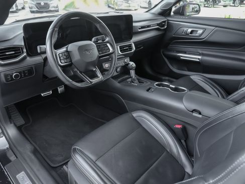 Used 2024 Ford Mustang GT Premium image 16