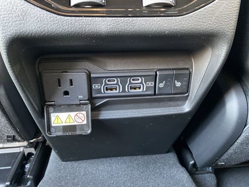 New 2025 Jeep Grand Cherokee Limited w/ Black Appearance Package image 18