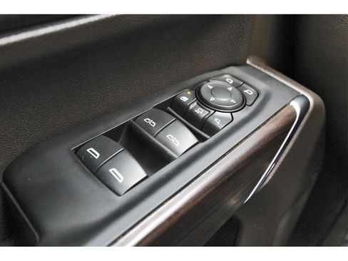 Used 2023 GMC Sierra 2500 SLT w/ SLT Convenience Package image 19