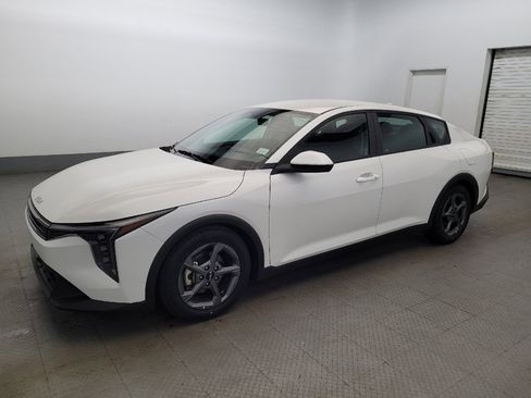 Used 2025 Kia K4 FWD image 2