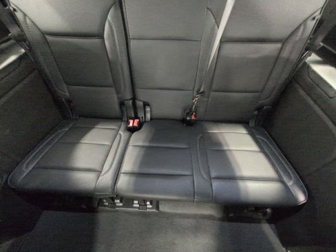 Used 2025 GMC Yukon XL Denali AWD/4WD image 23