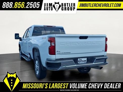 Used 2025 Chevrolet Silverado 2500 LT w/ Convenience Package AWD/4WD image 2