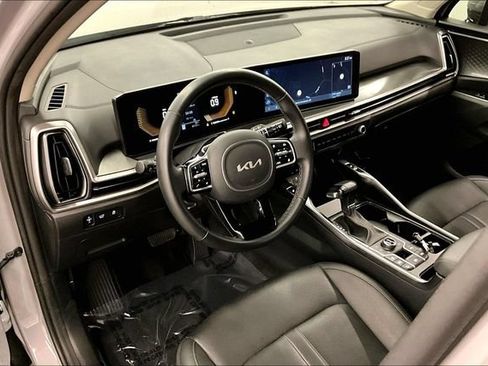 Used 2025 Kia Sorento EX w/ Panoramic Sunroof Package AWD/4WD image 16