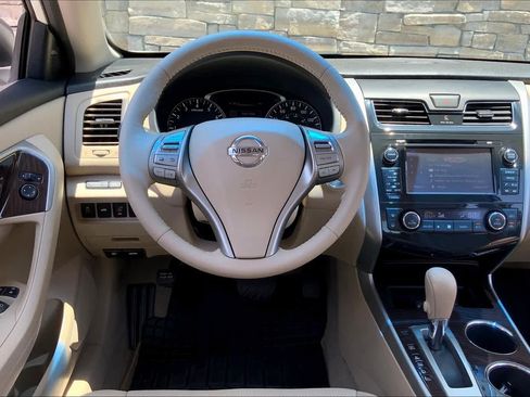 Used 2014 Nissan Altima 2.5 SL w/ Technology Package FWD image 5