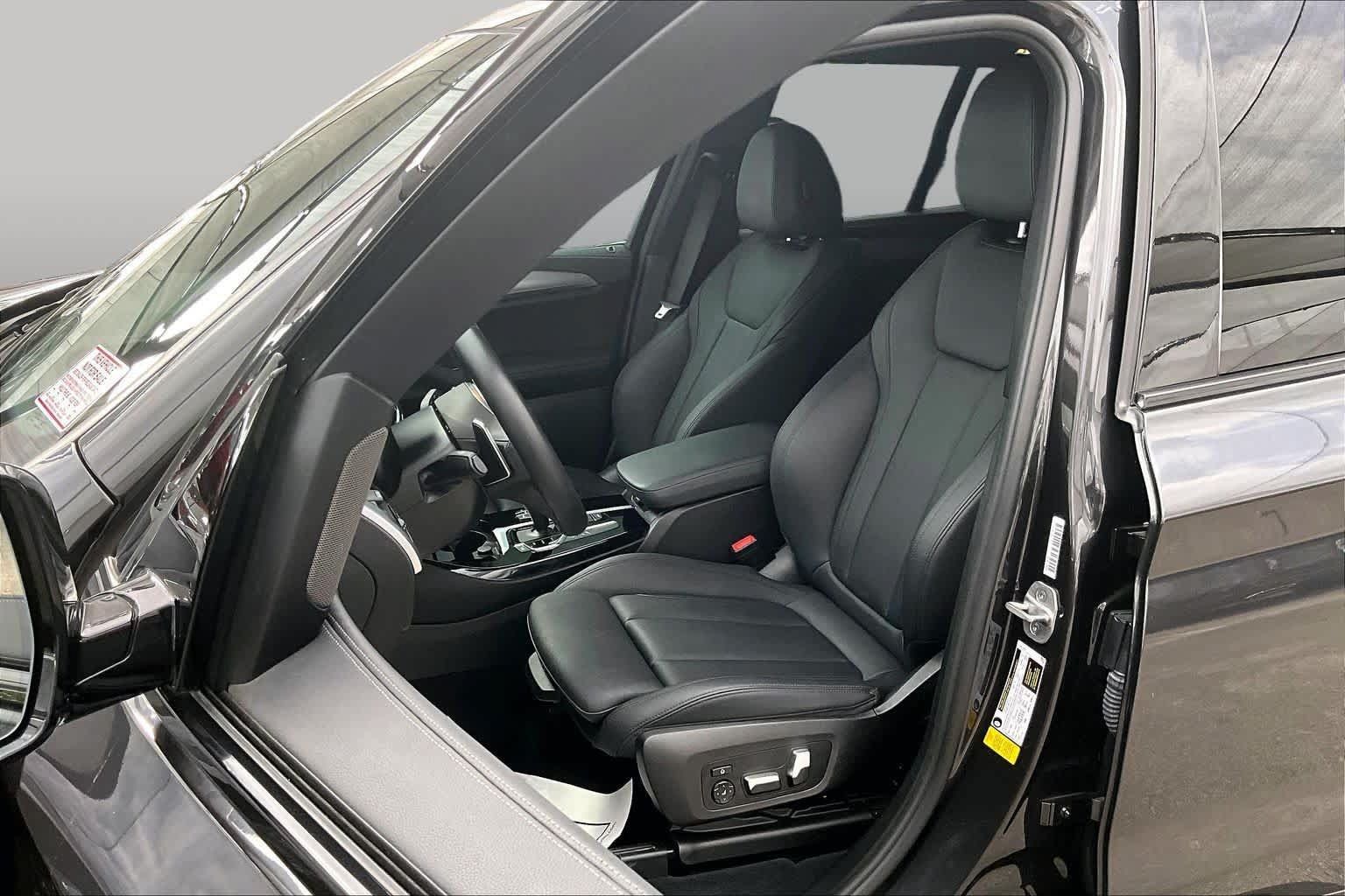 Used 2021 BMW X3 sDrive30i w/ M Sport Package RWD image 8