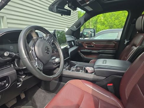 Used 2025 RAM 1500 Limited AWD/4WD image 4