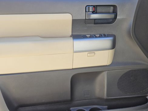 Used 2011 Toyota Sequoia SR5 image 23