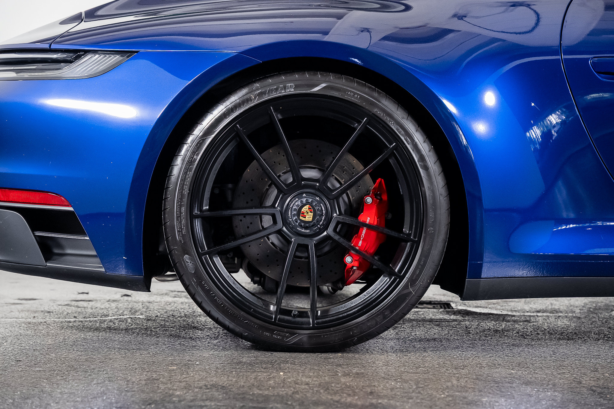 Used 2024 Porsche 911 Carrera GTS w/ Premium Package RWD image 31