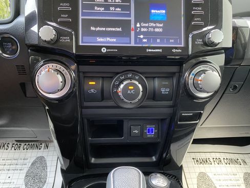 Used 2020 Toyota 4Runner TRD Off-Road Premium w/ Moonroof Package AWD/4WD image 28