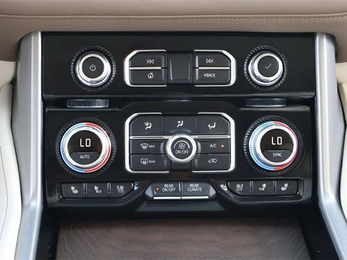 Used 2024 GMC Yukon XL Denali image 18