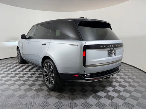 Used 2023 Land Rover Range Rover Long Wheelbase SE image 3