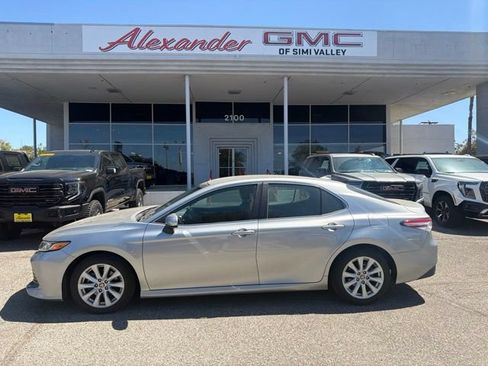 Used 2020 Toyota Camry LE w/ Carpet Mat Package FWD image 2