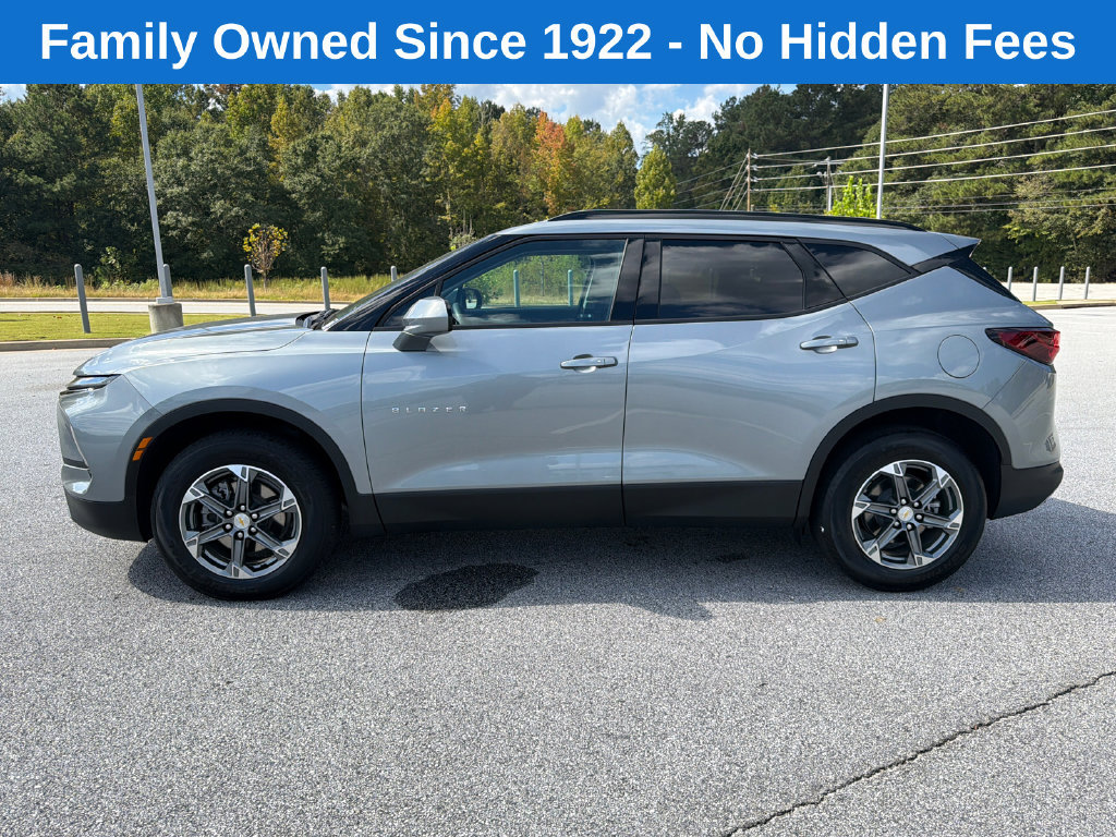 Used 2024 Chevrolet Blazer LT w/ Convenience Package FWD image 4