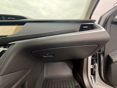 Used 2017 Cadillac XT5 Luxury w/ Driver Awareness Package image 31