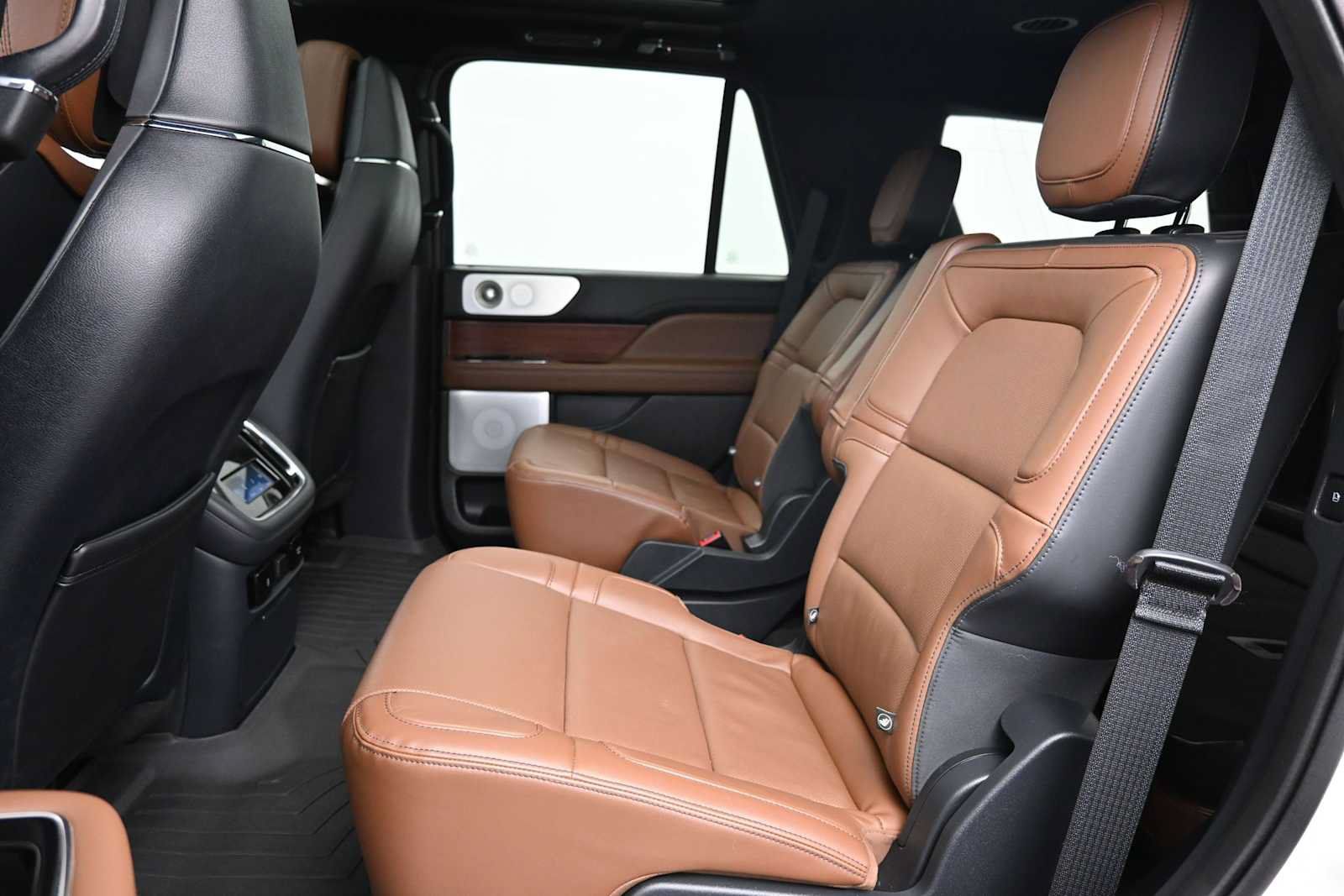 Used 2023 Lincoln Navigator Reserve AWD/4WD image 17