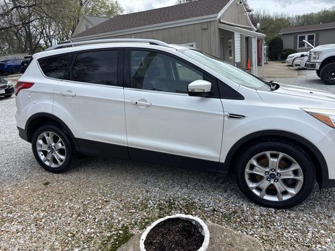 Used 2015 Ford Escape Titanium image 3