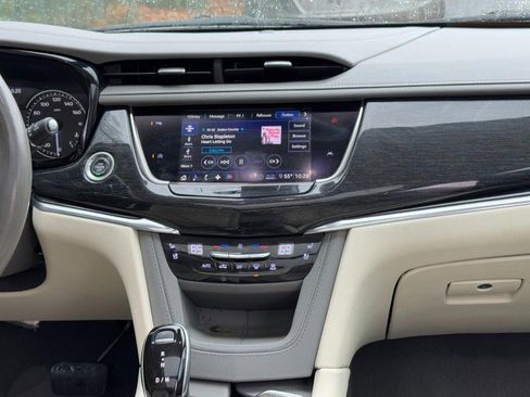 Used 2020 Cadillac XT6 Premium Luxury image 14