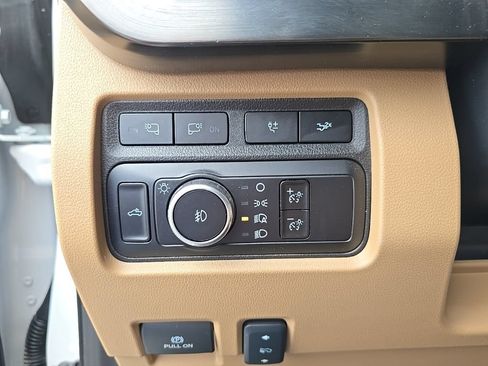 Used 2024 Ford F350 Lariat w/ Lariat Ultimate Package AWD/4WD image 17