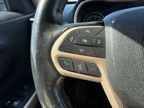 Used 2017 Jeep Cherokee Limited FWD image 20