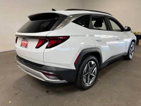 Used 2025 Hyundai Tucson SEL FWD image 3