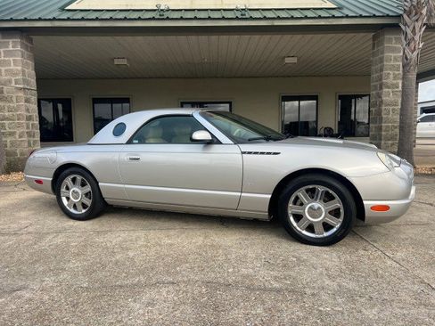 Used 2004 Ford Thunderbird image 3