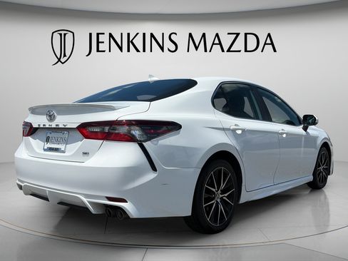 Used 2024 Toyota Camry SE FWD image 7