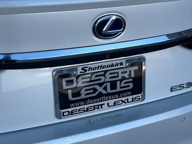 Used 2021 Lexus ES 300h w/ Accessory Package FWD image 17
