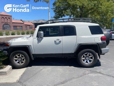 Used 2014 Toyota FJ Cruiser 4WD w/ Upgrade Package image 1