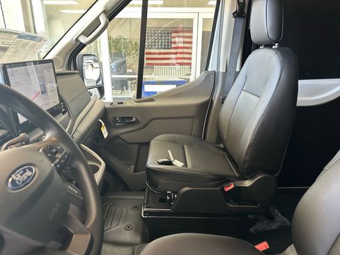 New 2026 Ford Transit 250 148 Medium Roof image 24