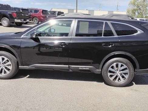 Used 2022 Subaru Outback Premium image 7