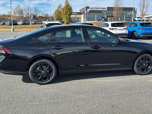New 2025 Honda Accord SE image 3