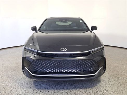 Used 2024 Toyota Crown Limited image 3