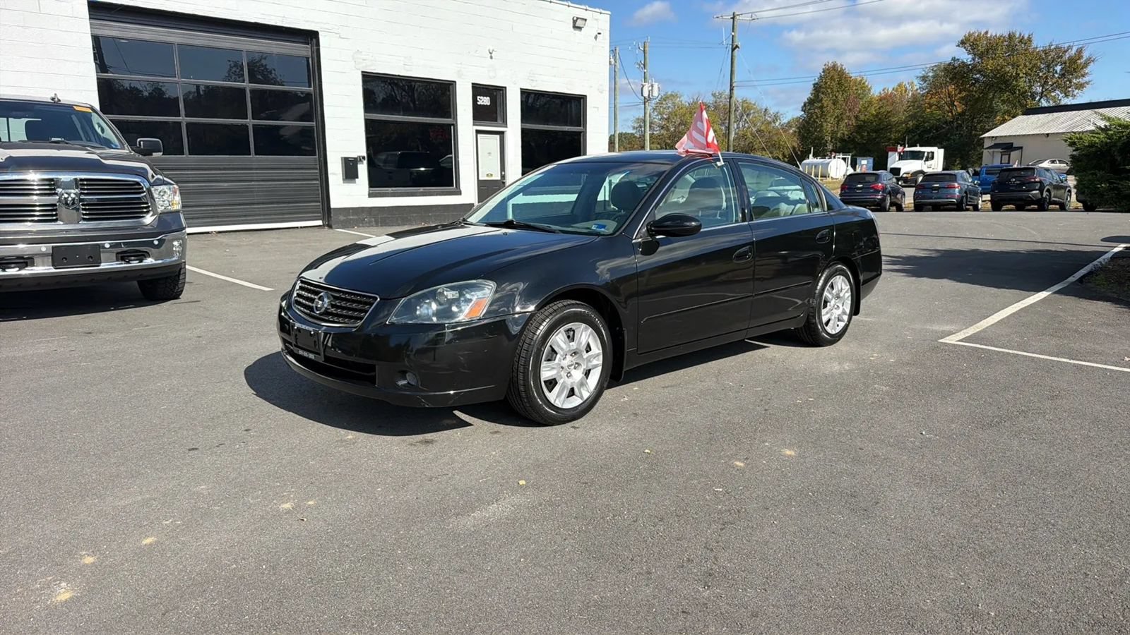 Used 2005 Nissan Altima 2.5 S w/ (S02) Side Airbags Pkg FWD image 3