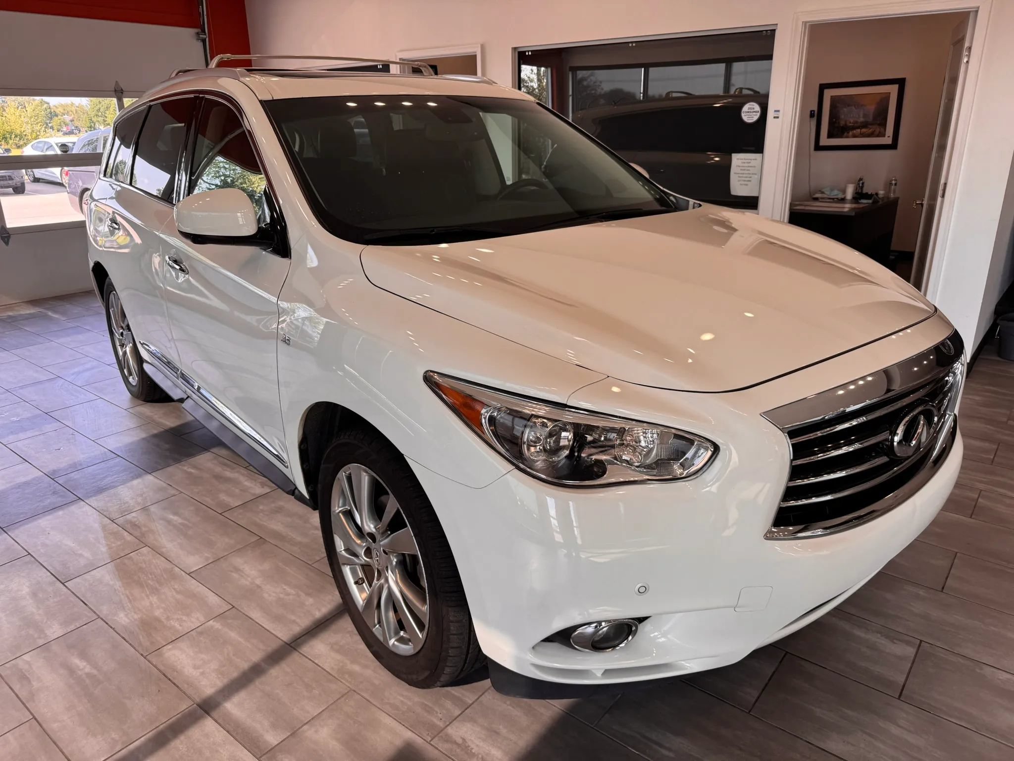 Used 2014 INFINITI QX60 FWD w/ Deluxe Touring Package image 3