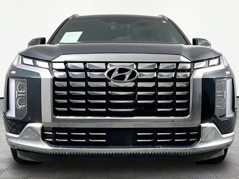 Used 2024 Hyundai Palisade Calligraphy FWD image 2