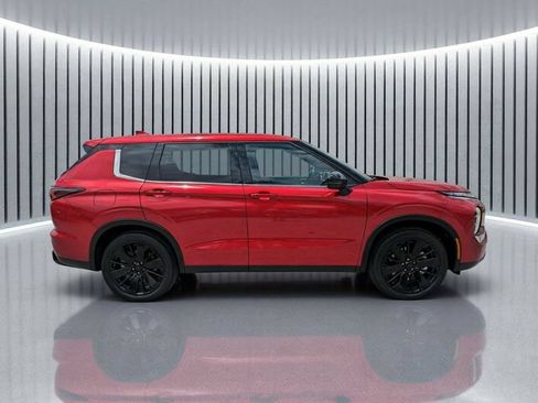 New 2026 Mitsubishi Outlander LE FWD image 3