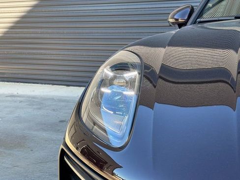 Certified 2026 Porsche Macan image 12