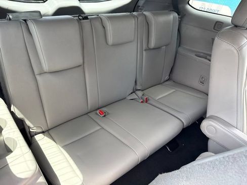 Used 2019 Toyota Highlander XLE AWD/4WD image 29