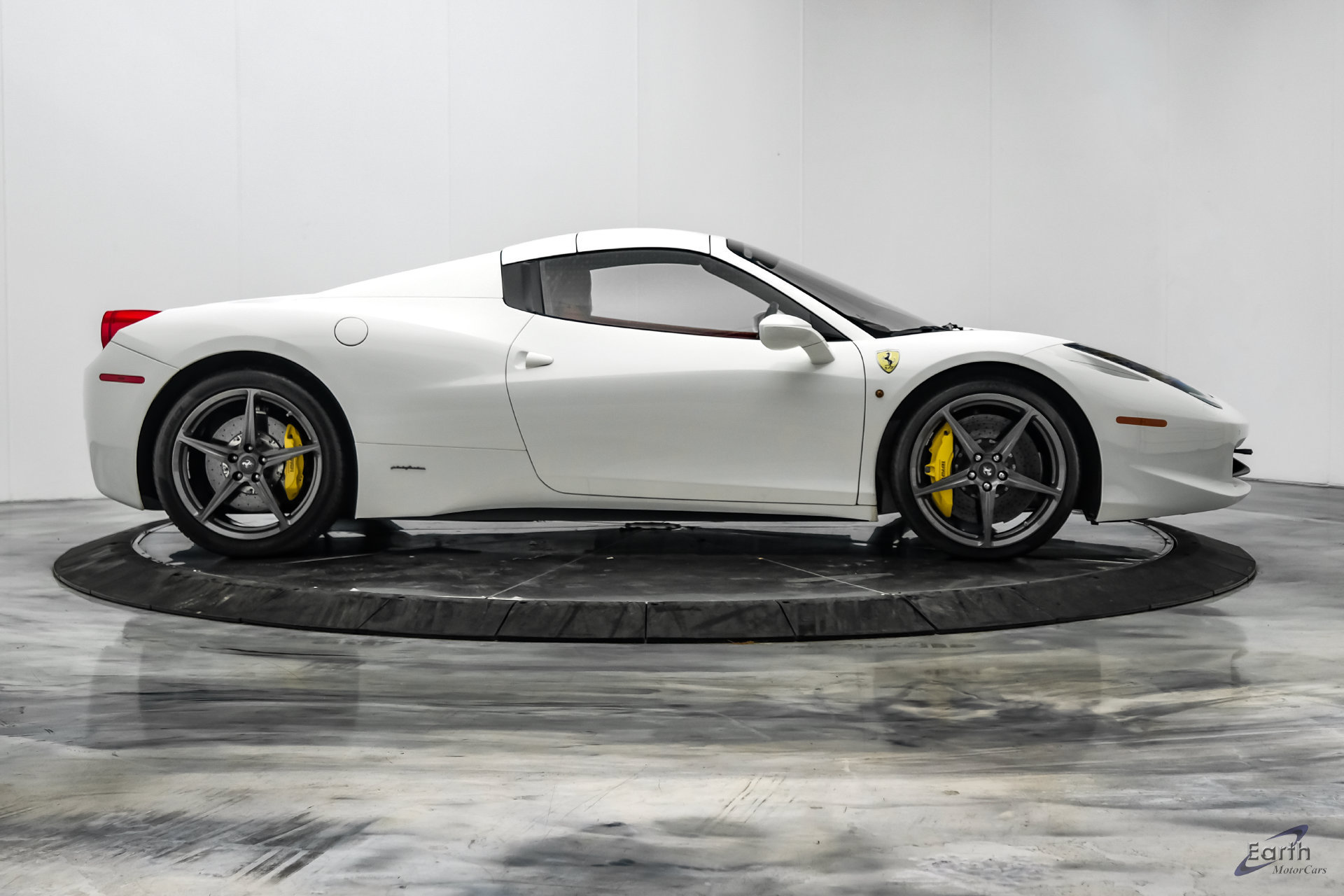 Used 2015 Ferrari 458 Spider RWD image 27